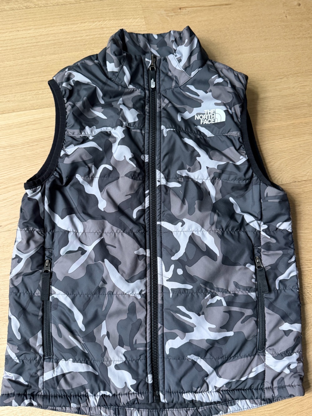 The North Face Boys Camo Puffer Vest Size S 7/8